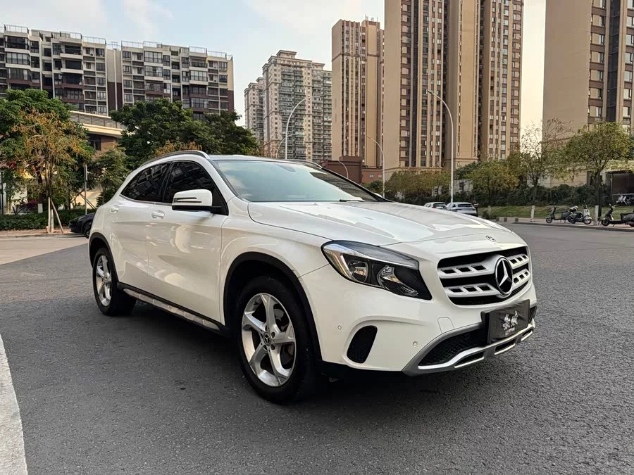 Mercedes Benz GLA