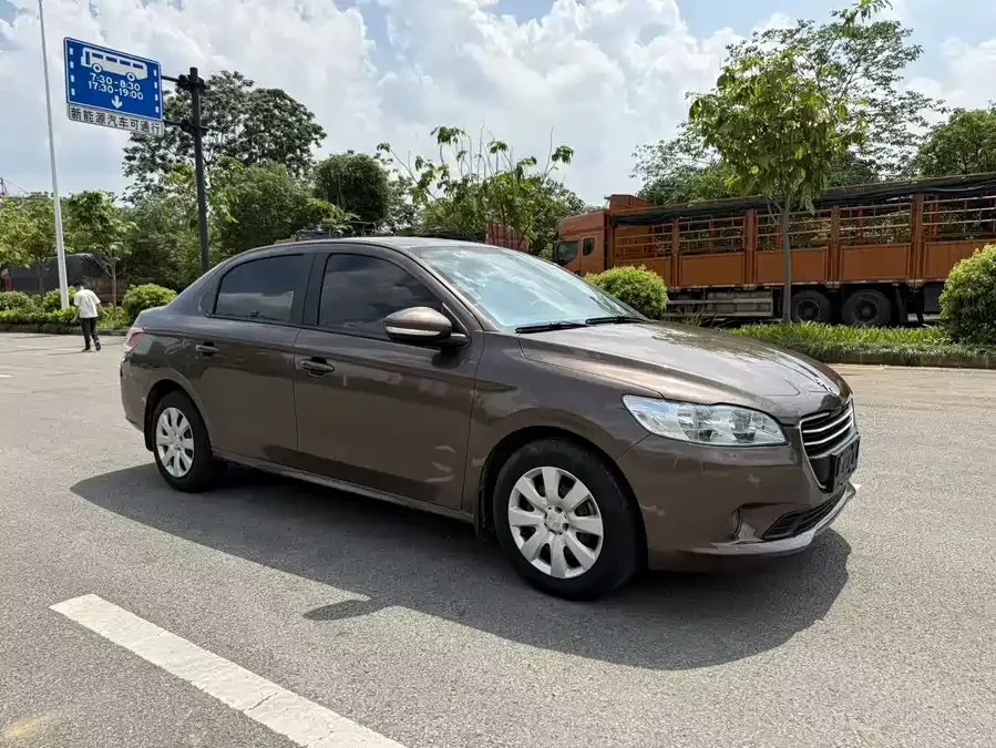 Peugeot 301