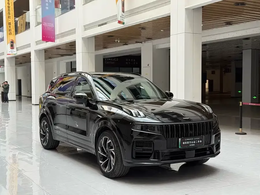 Lynk & Co 09 EM-P
