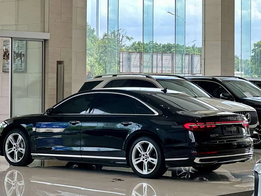 Audi A8