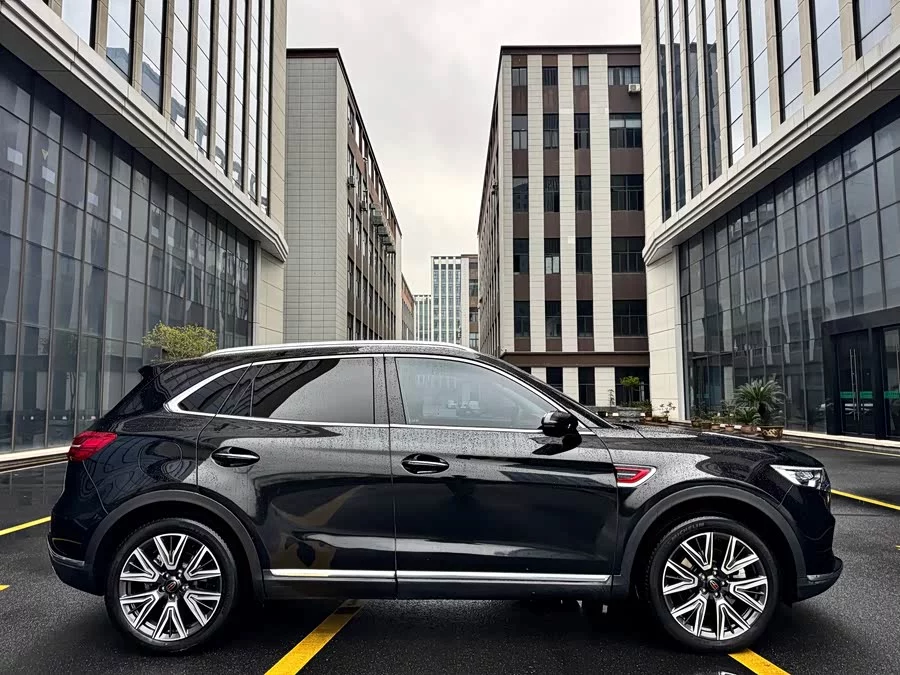 Hongqi HS5
