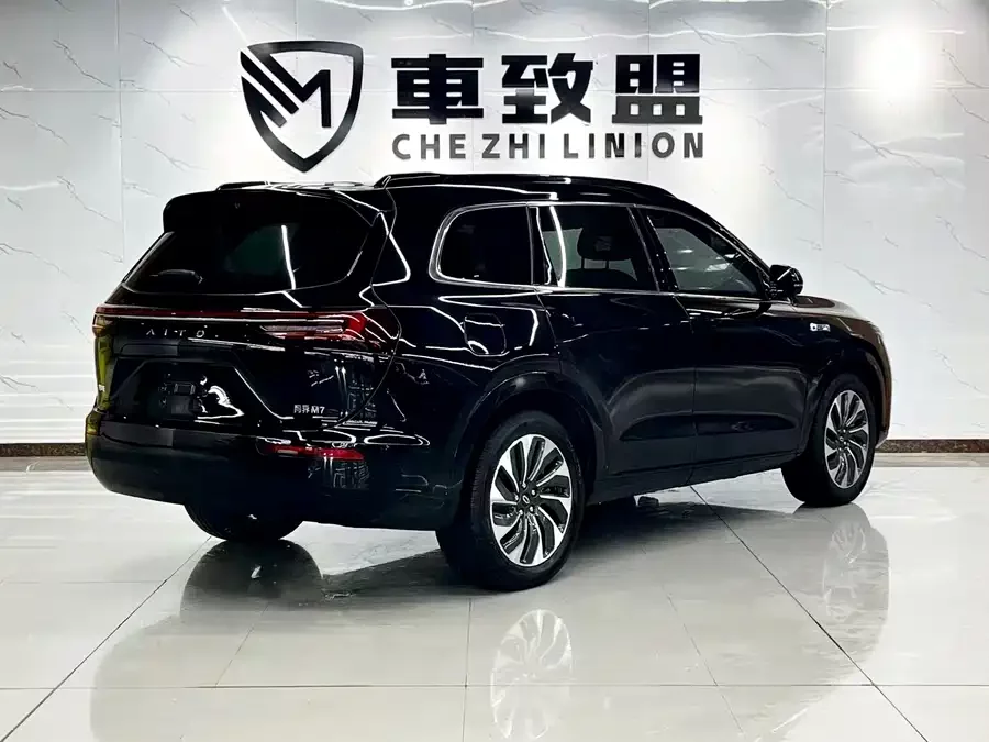 AITO Wenjie M7