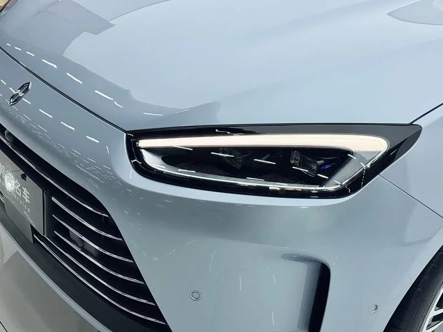 AITO Wenjie M5