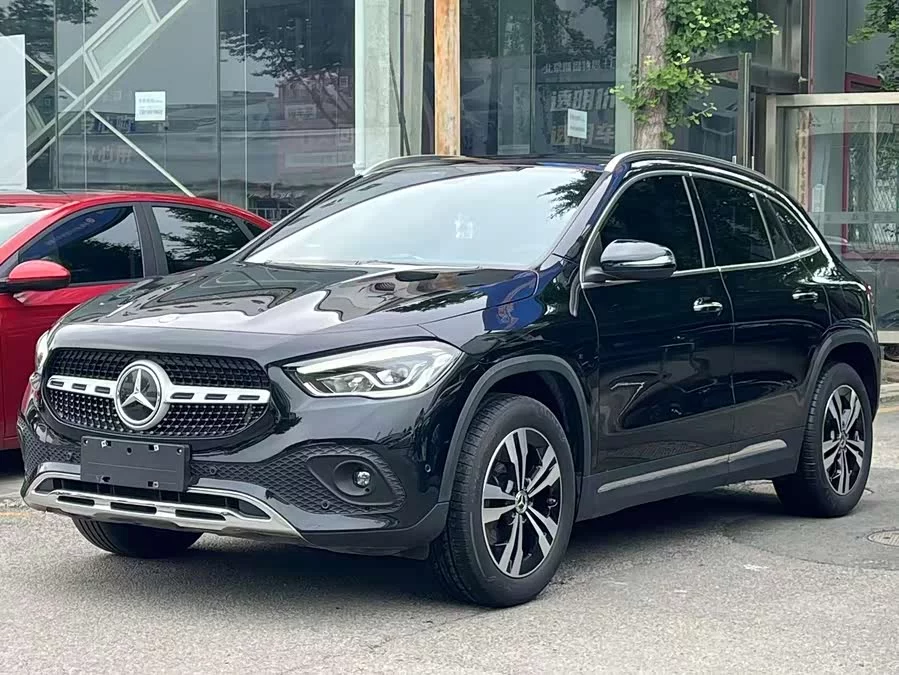 Mercedes Benz GLA