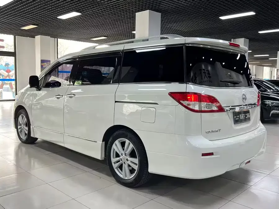 Nissan Quest