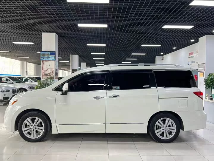 Nissan nobleman