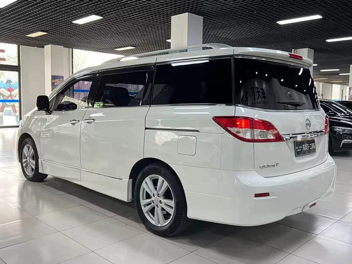 Nissan nobleman