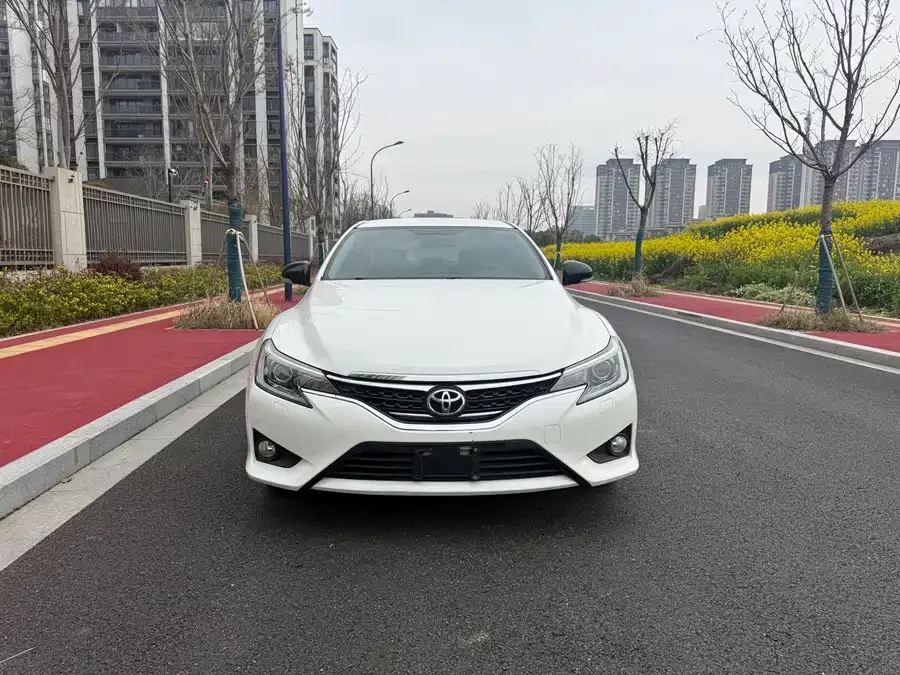 Toyota Reiz