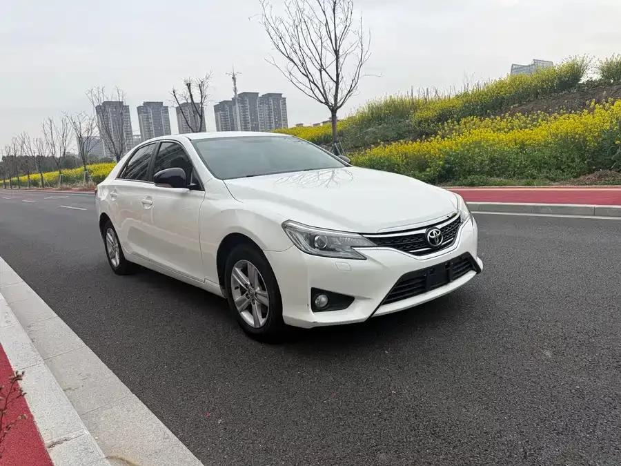 Toyota Reiz