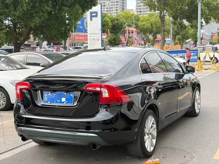 Volvo S60