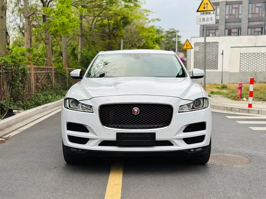 Jaguar F-PACE