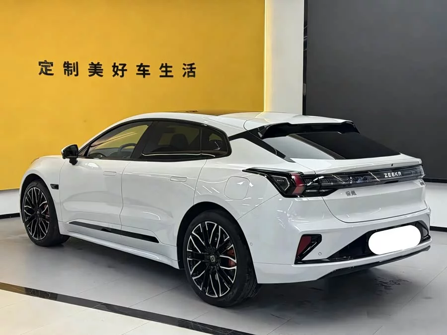 Zeekr 001