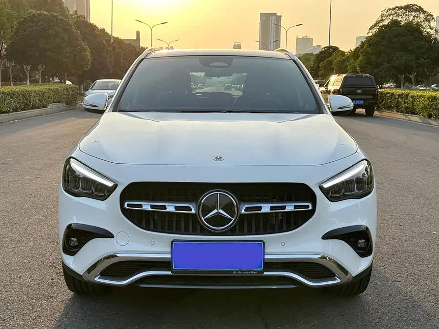 Mercedes Benz GLA