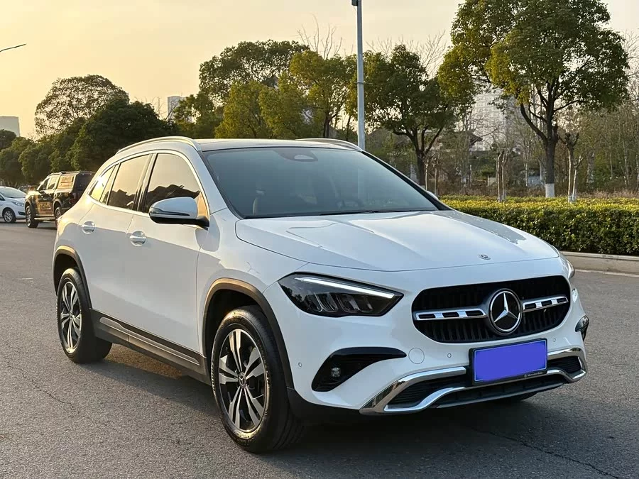 Mercedes Benz GLA