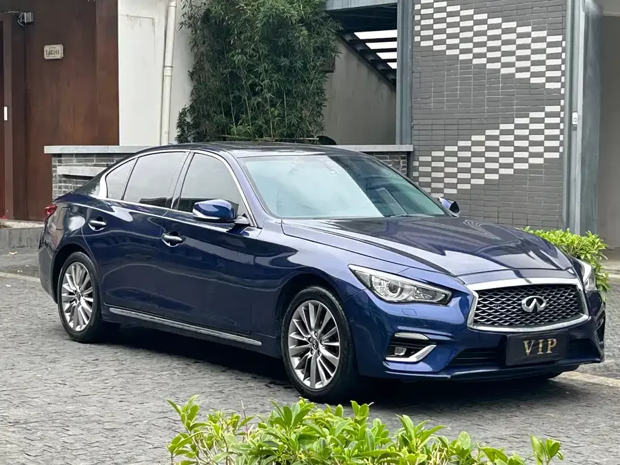 Infiniti Q50L