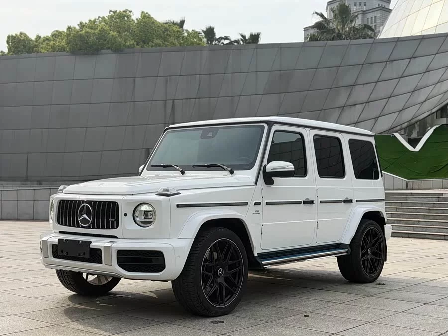 Mercedes Benz G-rated