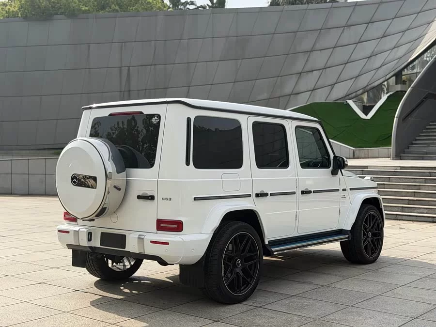 Mercedes Benz G-rated
