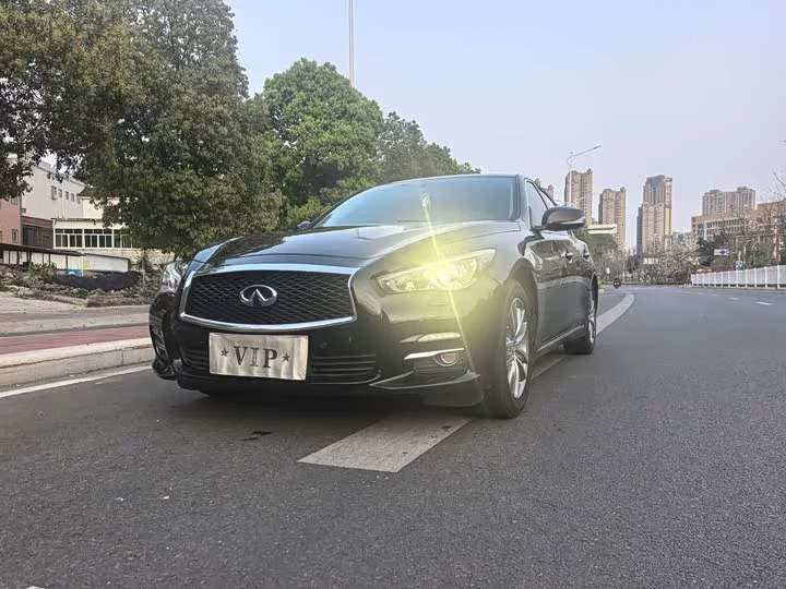 Infiniti Q50L