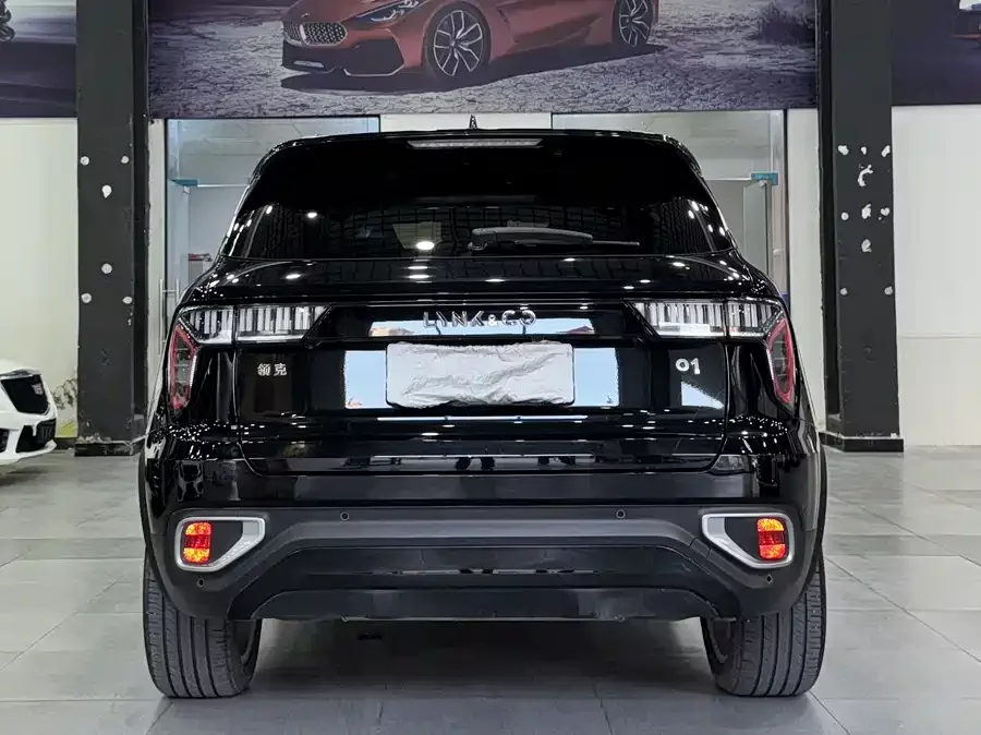 Lynk & Co 01