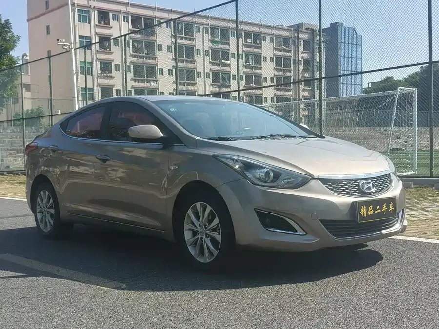 Hyundai Elantra