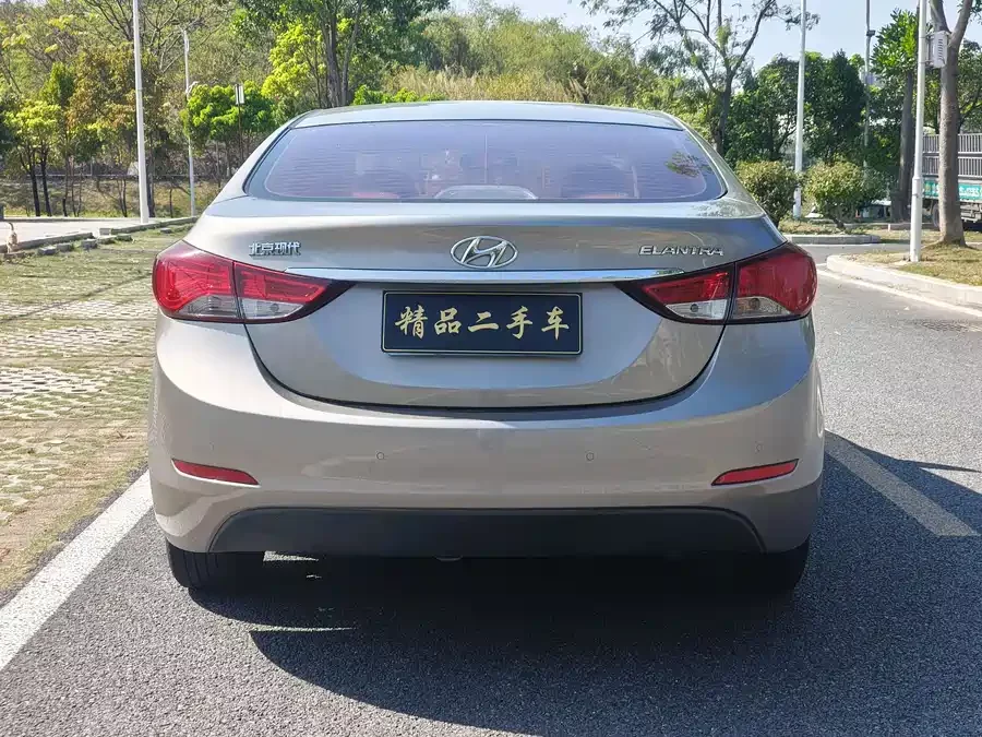 Hyundai Elantra