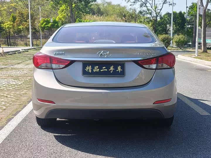 Hyundai Elantra