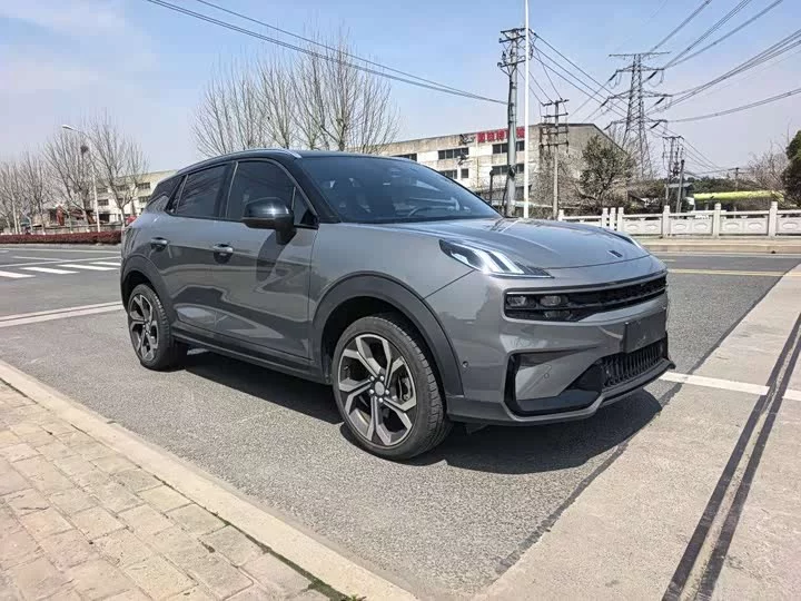 Lynk & Co 06