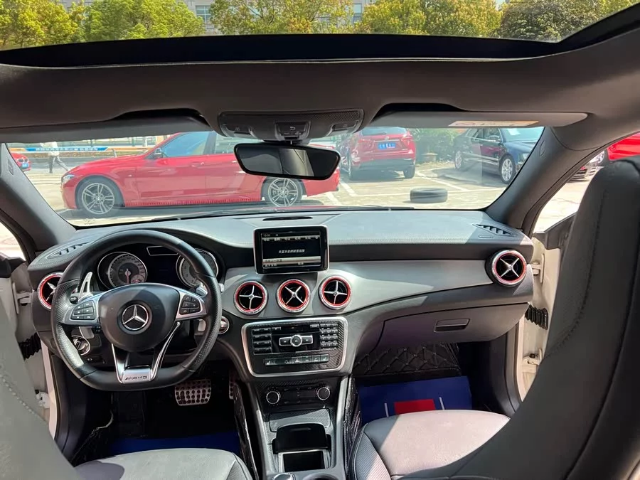 Mercedes-Benz CLA