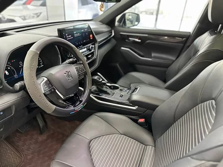 Toyota Crown Kluger