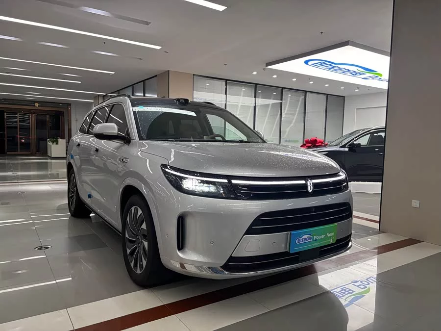 AITO Wenjie M7