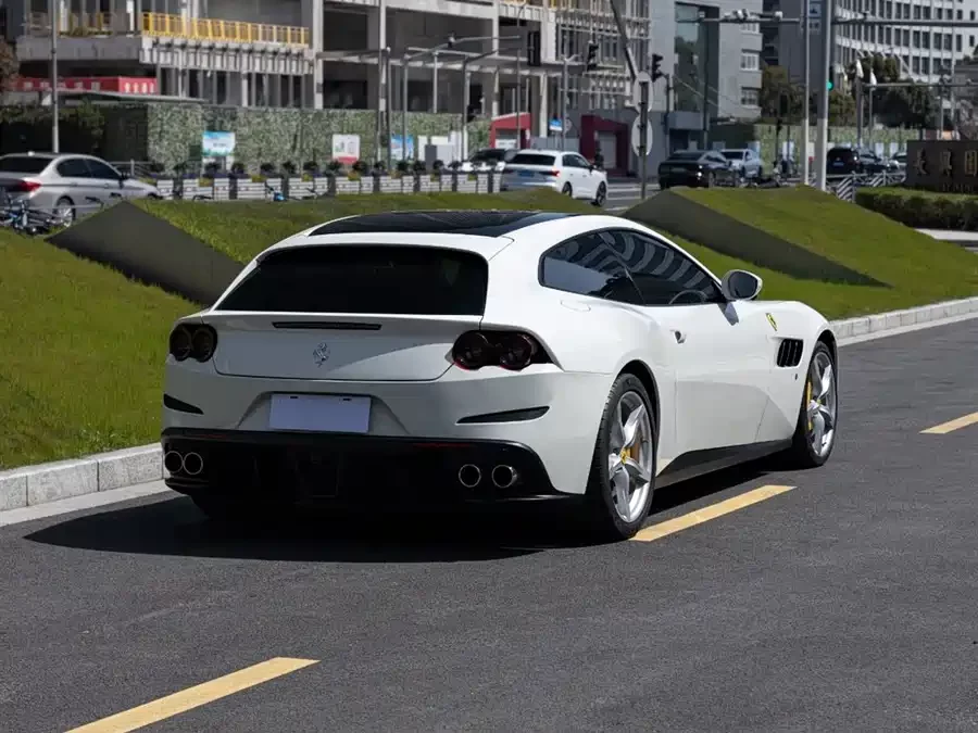 Ferrari GTC4Lusso