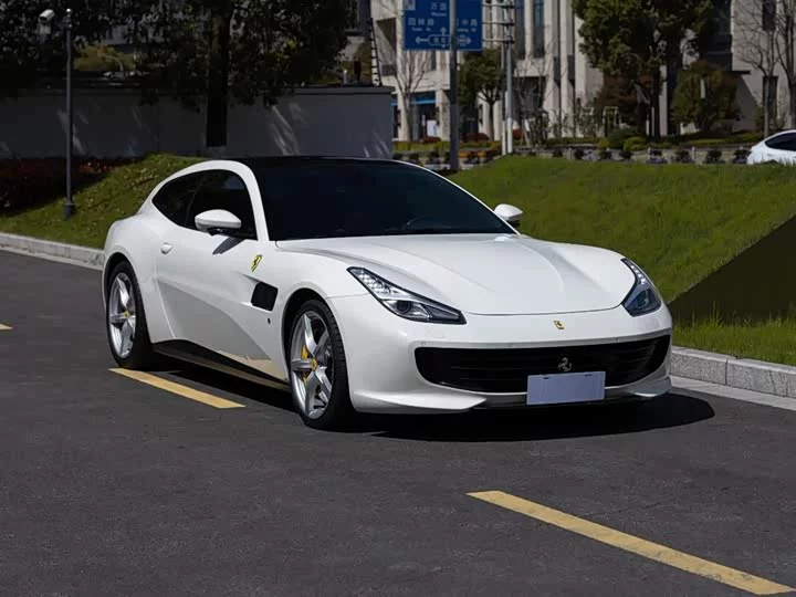 ferrari GTC4Lusso