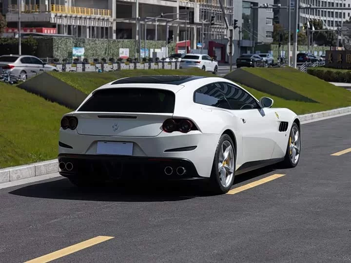 ferrari GTC4Lusso