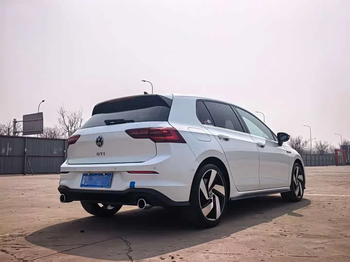 Volkswagen Golf GTI