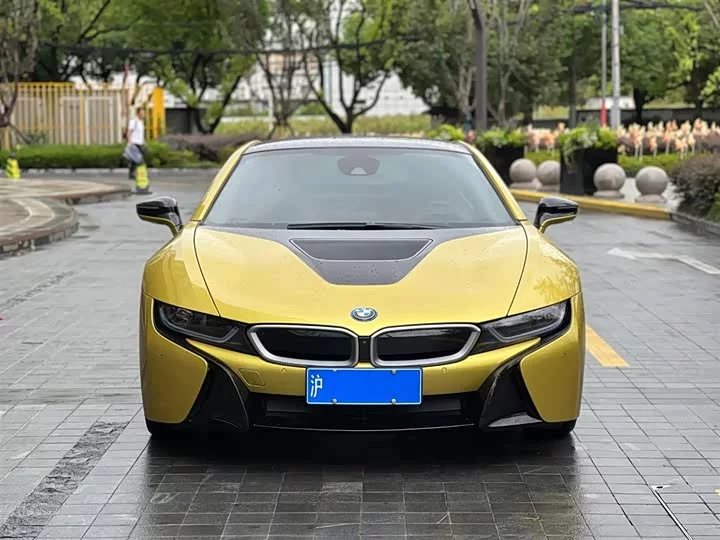 BMW i8