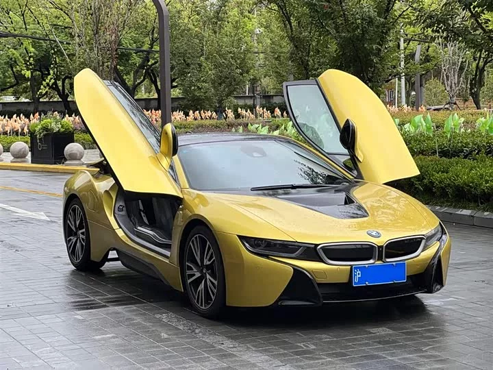 BMW i8