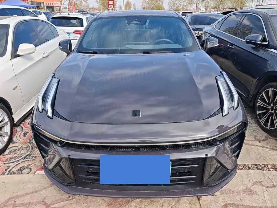 Lynk & Co 03