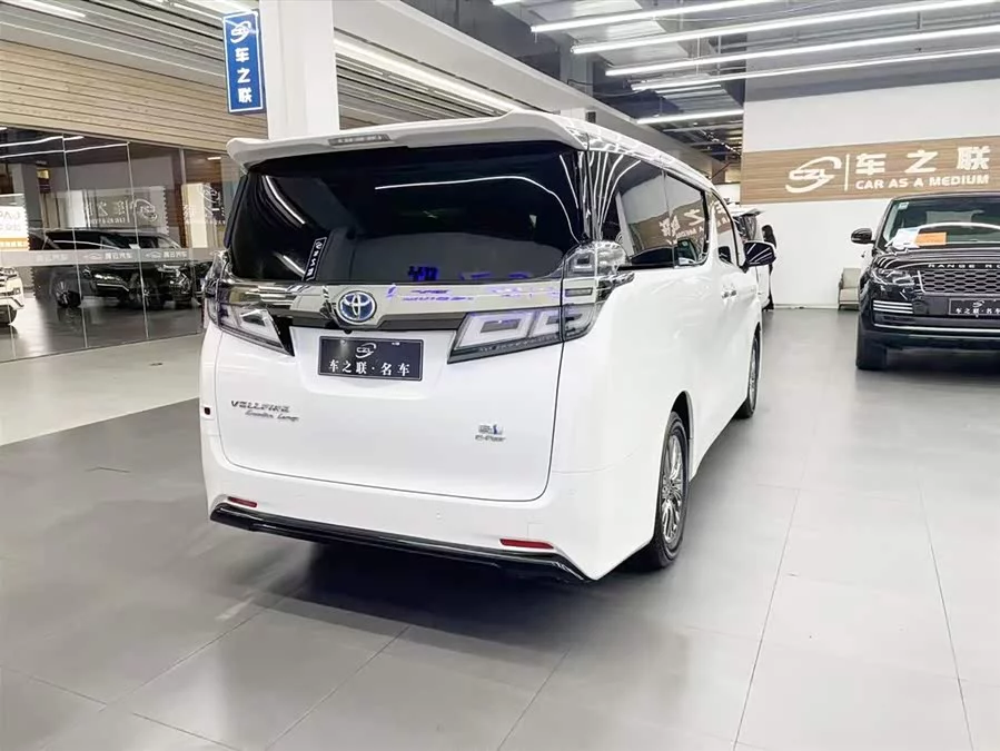 Toyota Crown Vellfire