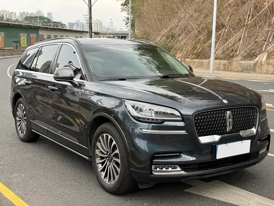 Lincoln Aviator