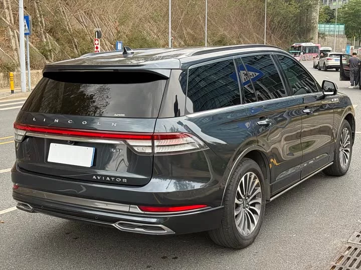 Lincoln aviator