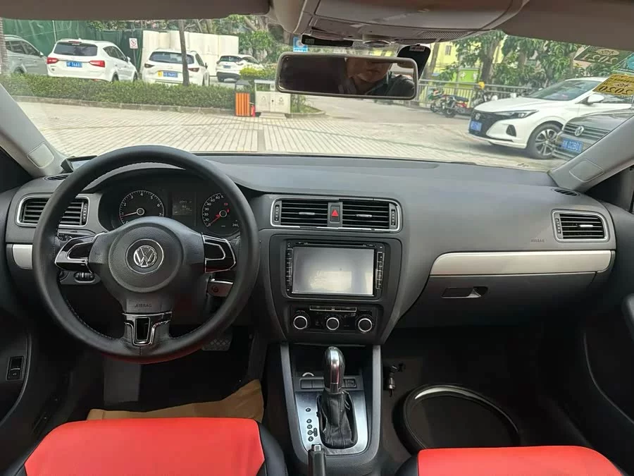 Volkswagen Sagitar