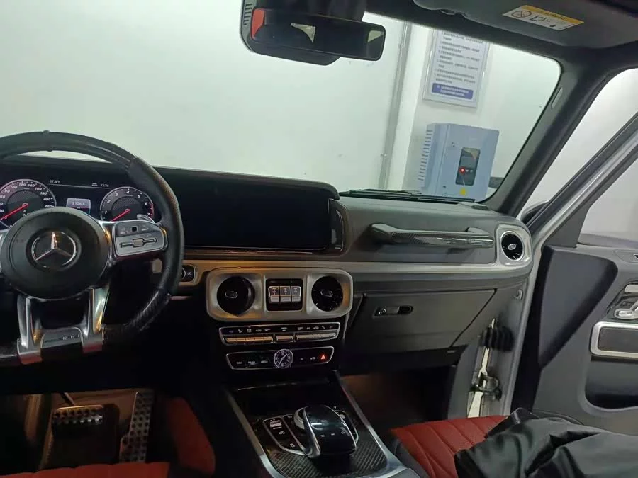 Mercedes Benz G-rated