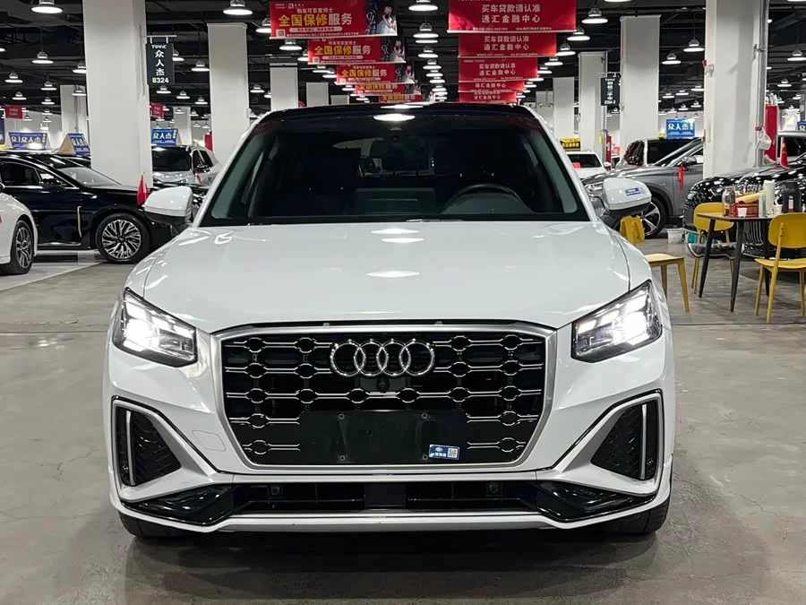 Audi Q2L