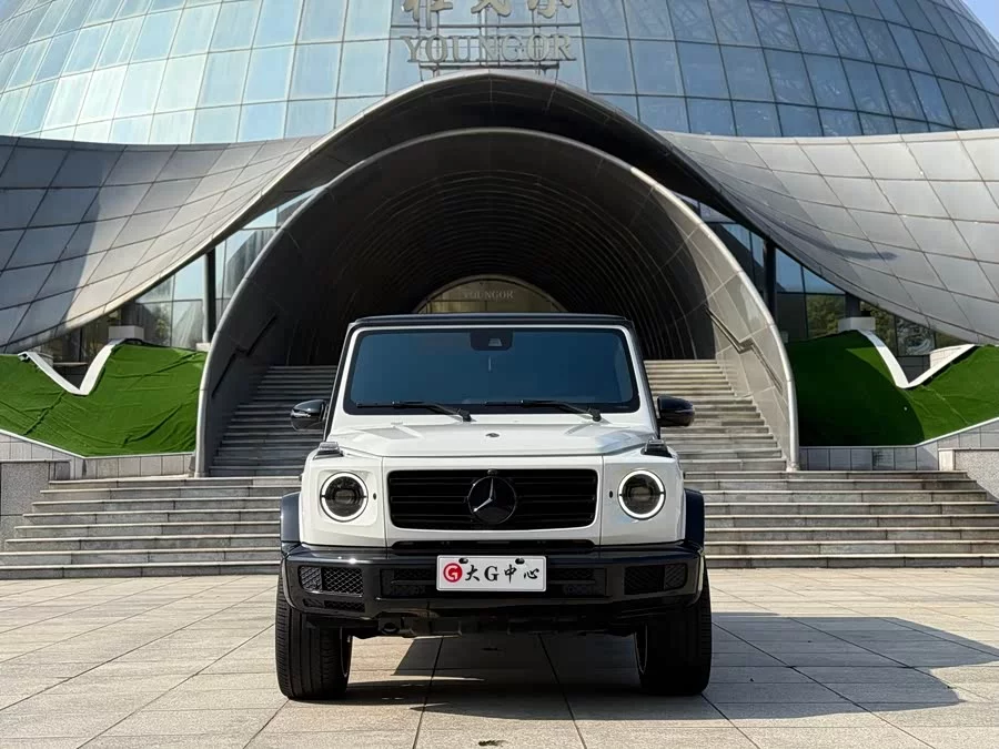 Mercedes Benz G-rated