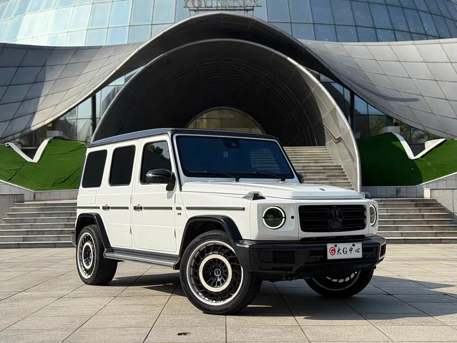 Mercedes Benz G-rated