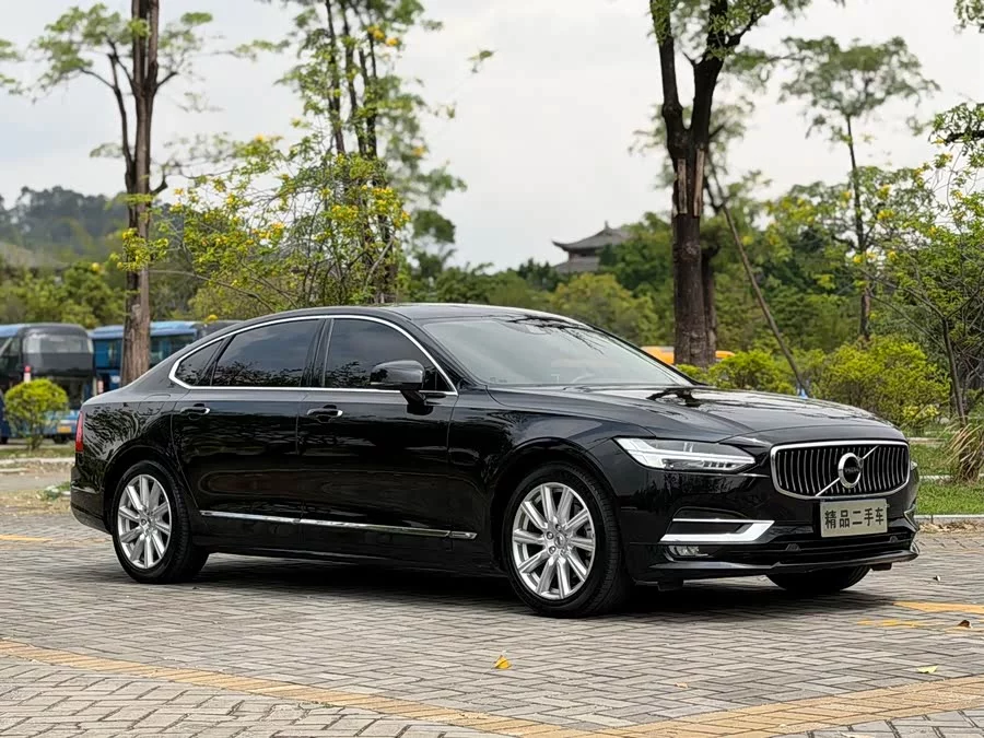 Volvo S90