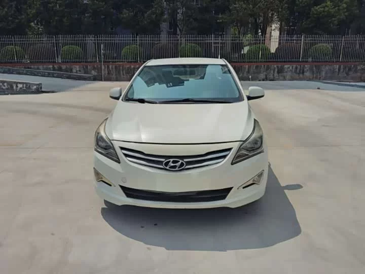 Hyundai Rena