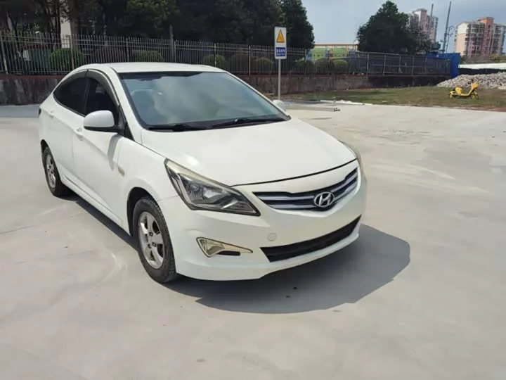 Hyundai Rena