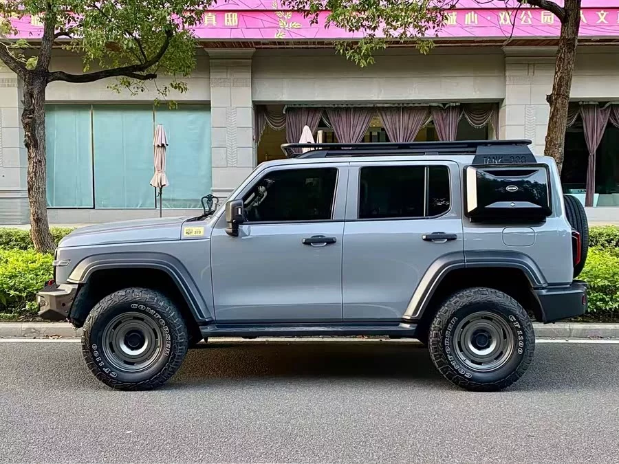 TANK 300