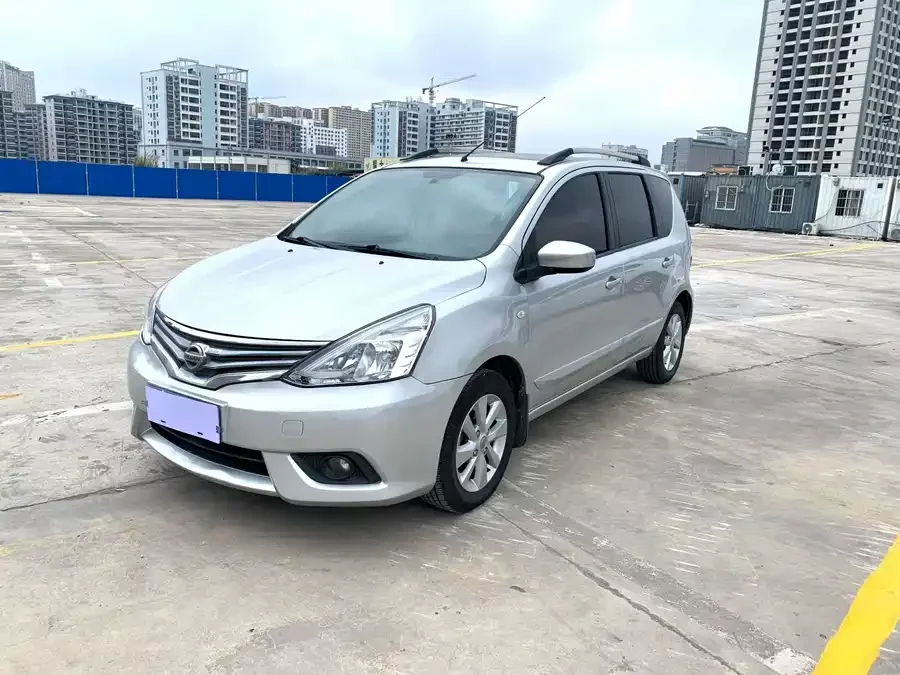 Nissan Livina